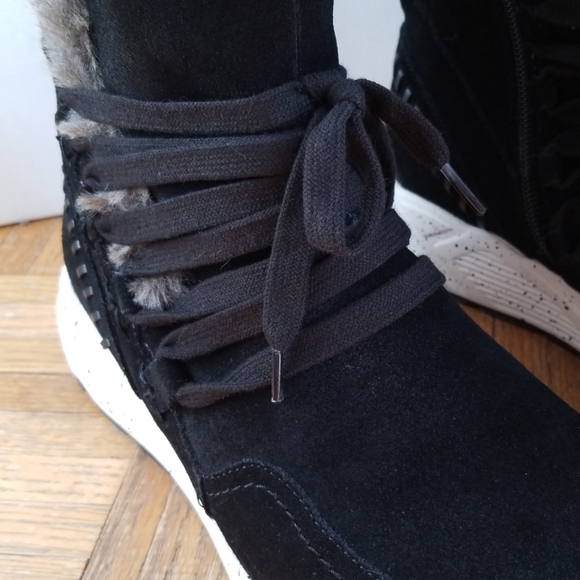 ❄ Earth Black Suede Faux Fur Roamer Boots - Picture 7 of 8